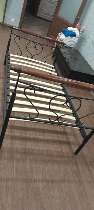 Кованый кровать в отличном состоянии