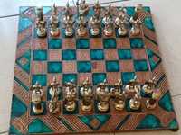 Метален шах с метална дъска
