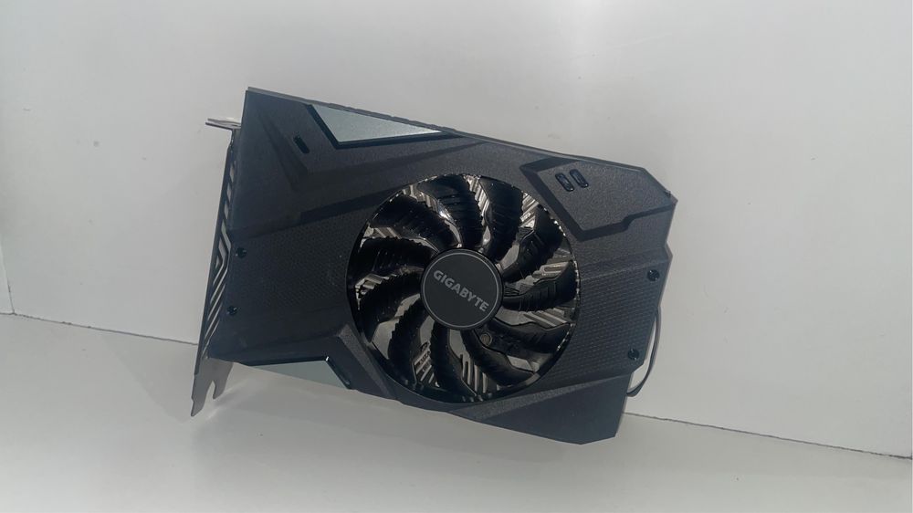 Продам GTX 1650 4gb