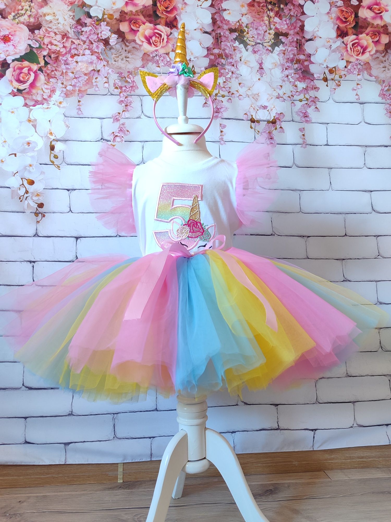 Set aniversare personalizat unicorn broderie fustita tutu