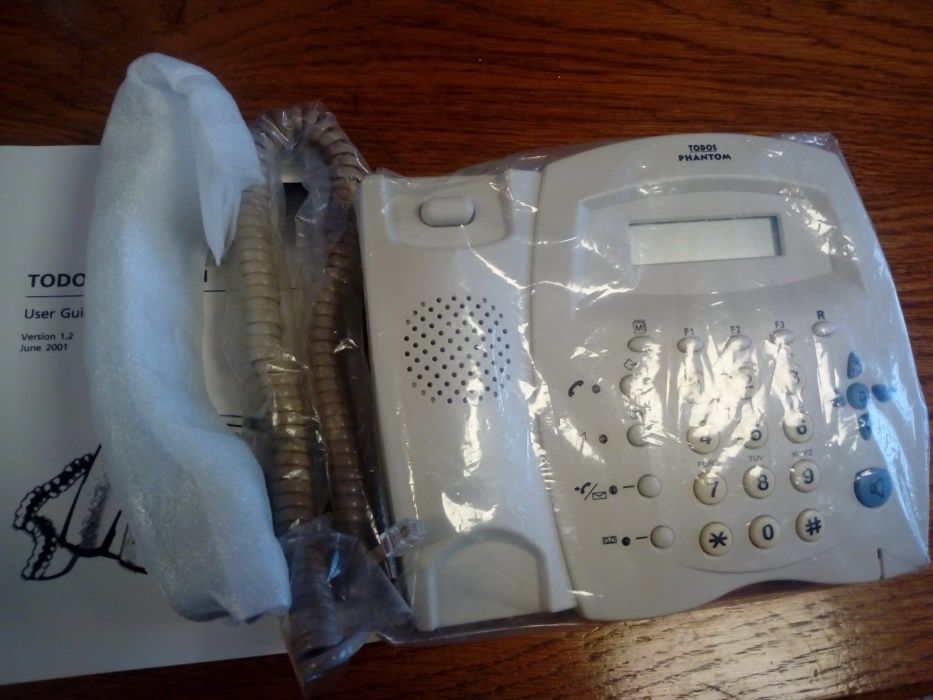 Telefon IP cu afisaj Todos Phantom