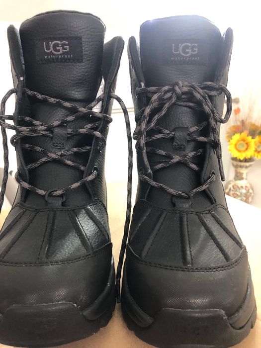 Bocanci UGG noi in cutie mărime 37 pentru femei