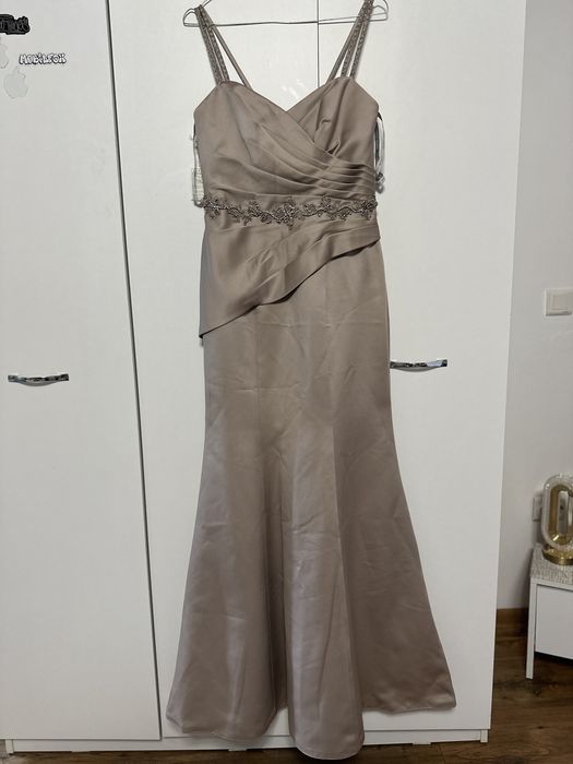 Rochie lunga tip sirenta