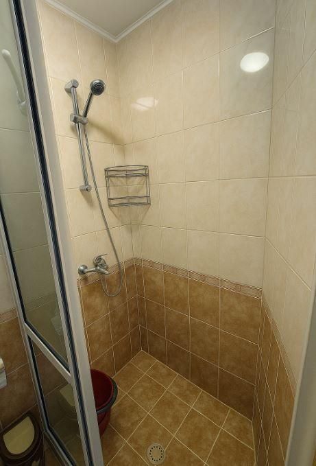 Дава се под наем Двустаен апартамент в Варна, Колхозен пазар - 55 кв.м за 390 € - Снимка #5