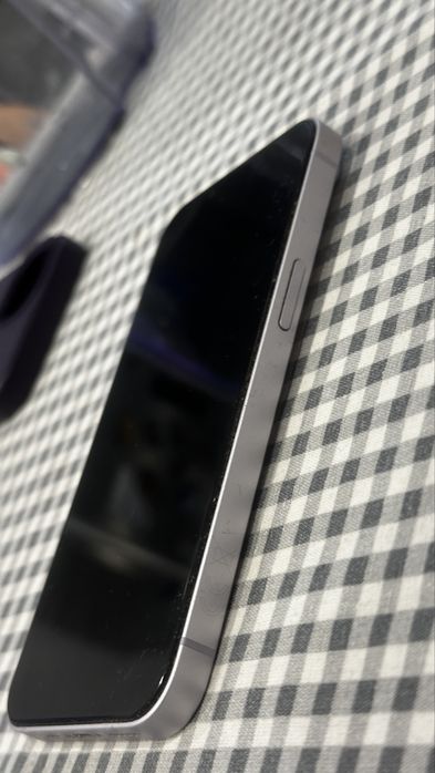 Iphone 14 розов