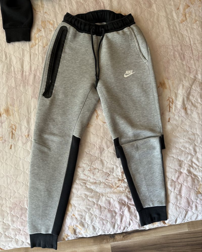 Nike tech fleece