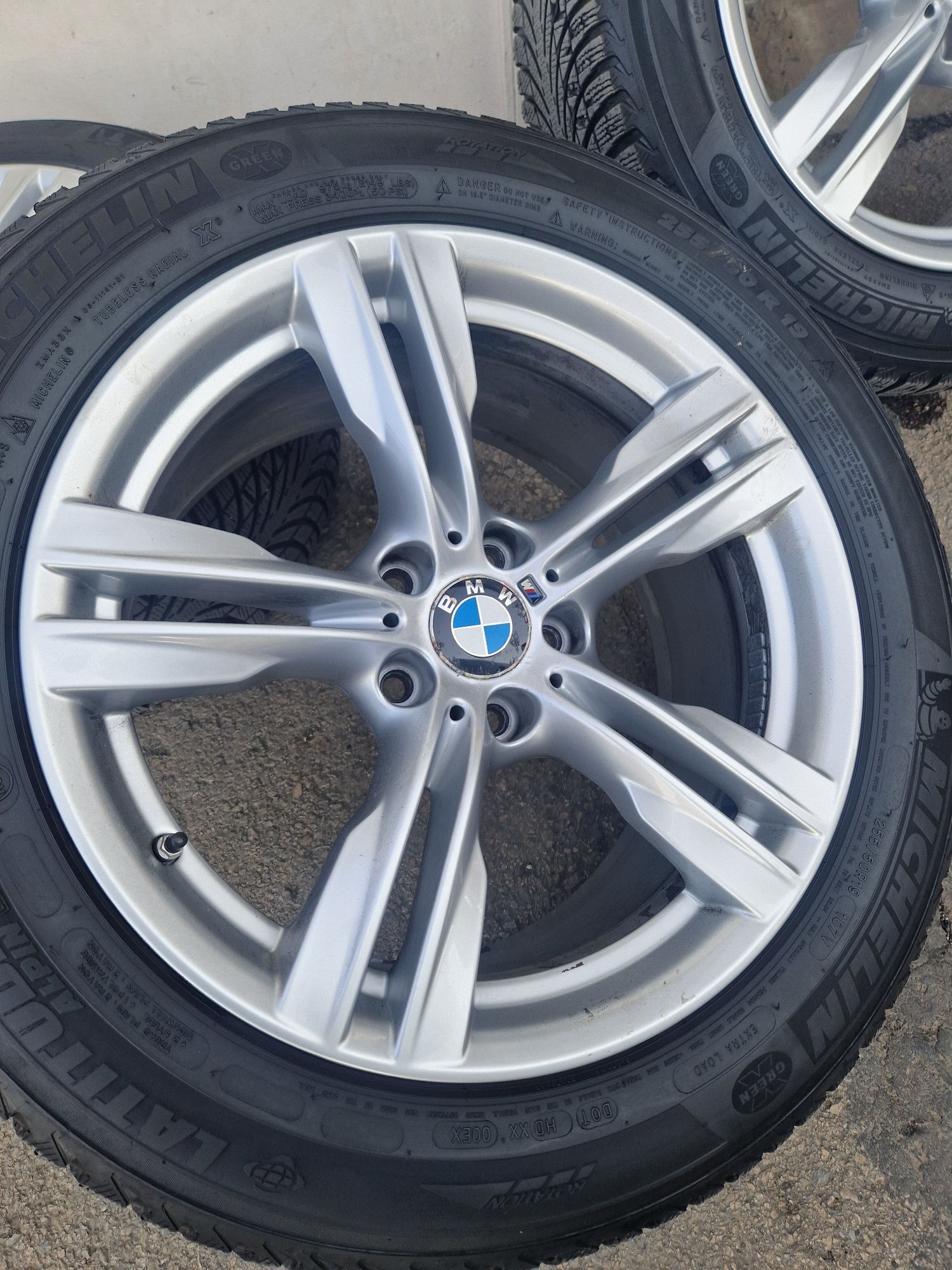 5x120 R19 BMW X5 Джанти гуми