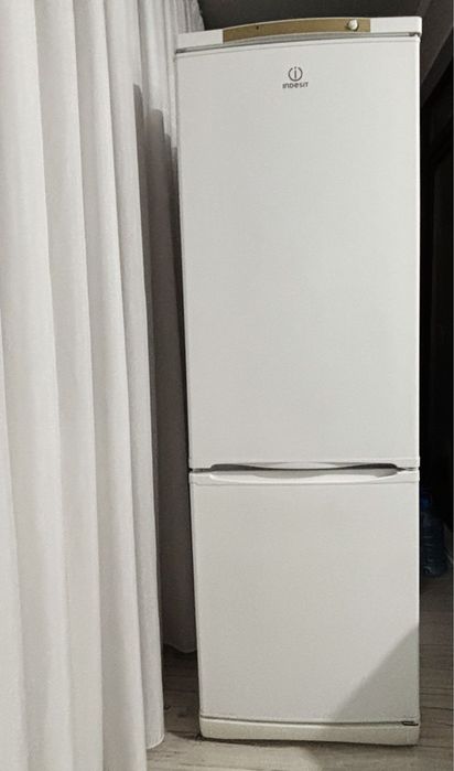 Холодильник Indesit б/у