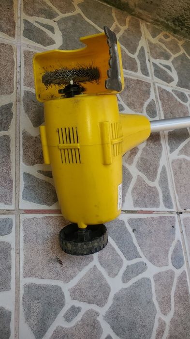 Aparat de curățat, rosturile dintre dale