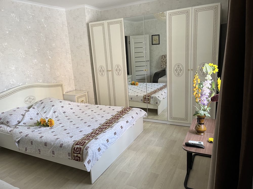 Сдам посуточно 1 комнатную VIP квартиру ЦЕНТР