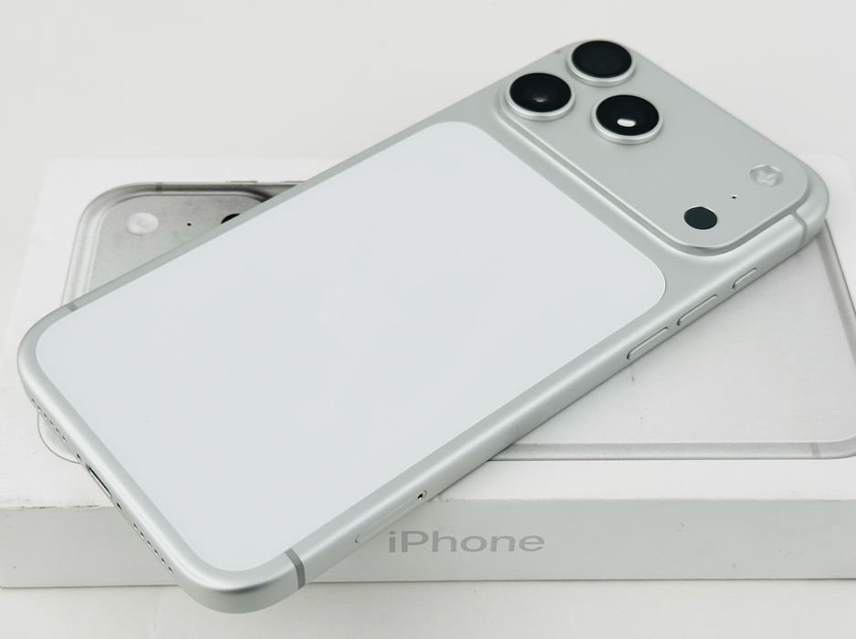 НОВ! Apple iPhone 17 Pro Max 256GB Silver Гаранция!