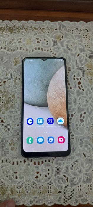 Samsung a12 yaxshi holatda