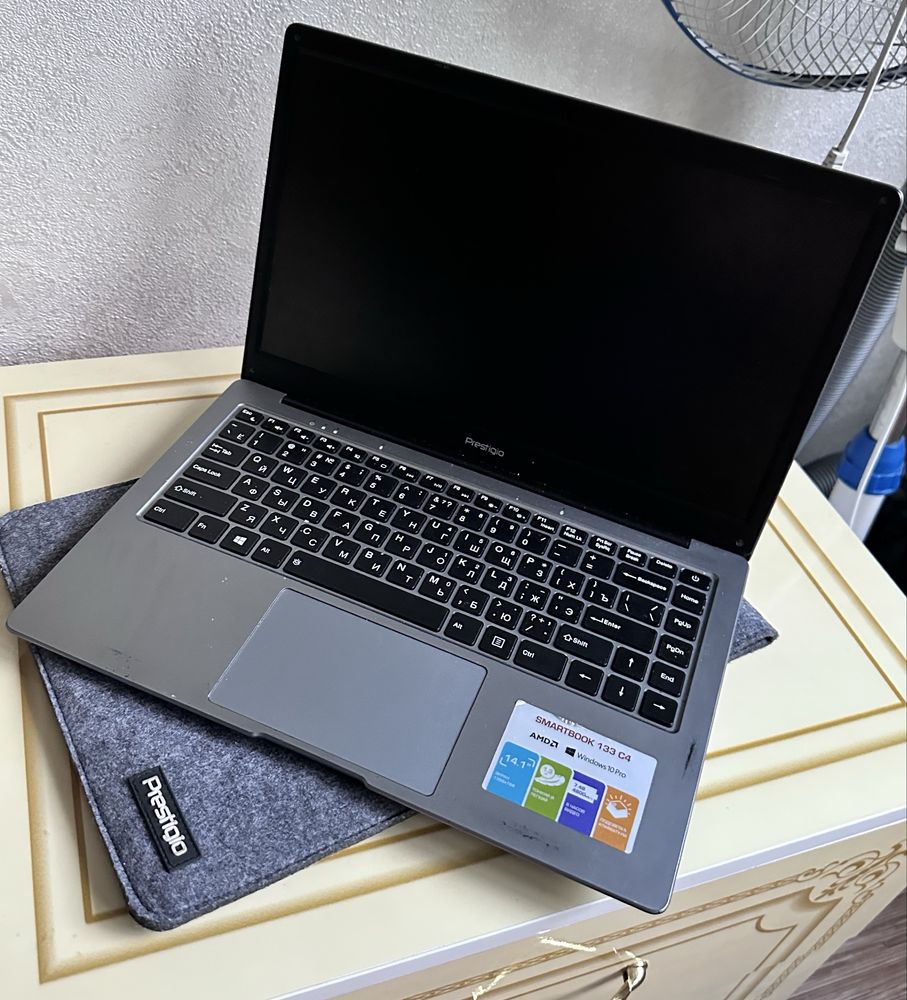 Продается ноутбук Prestigio smartbook 133 C4