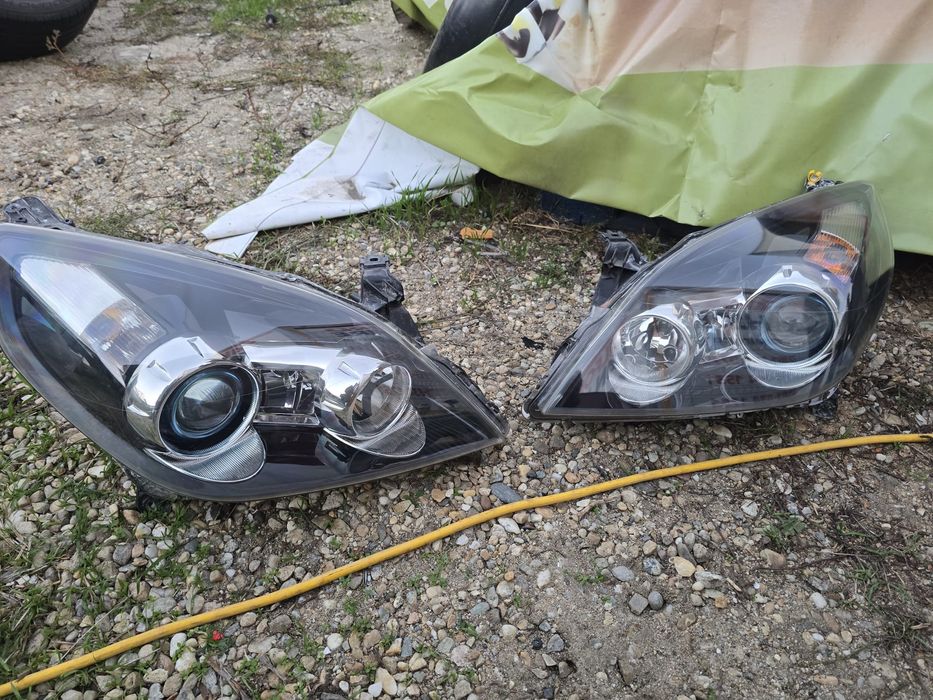 Faruri xenon Opel Vectra C facelift.