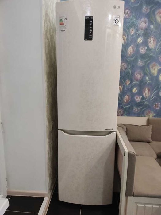 Продам холодильник LG