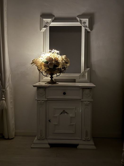 Comoda lemn masiv si oglinda vintage