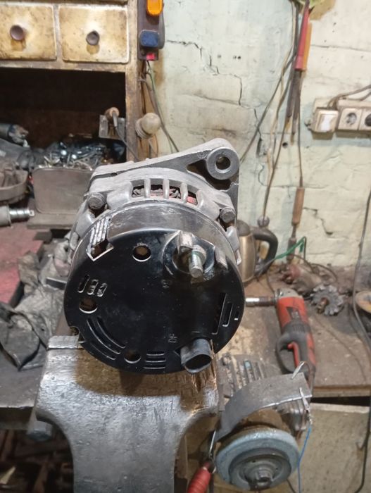 Генератор автомобильный