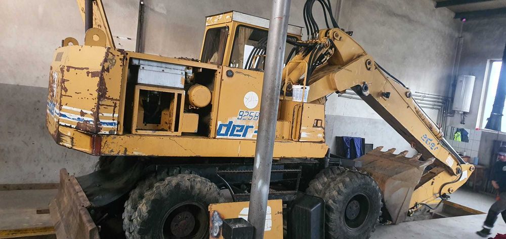 Dezmembrez excavator - EDER 815 - EDER 825