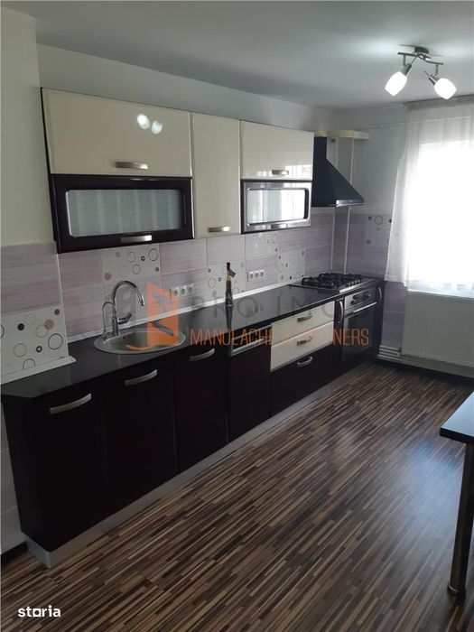 Apartament 3 camere cf1 decomandat zona Micro 14, str. Bazalt