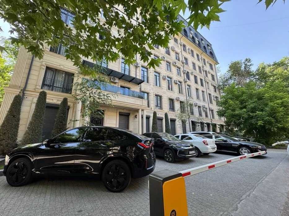 Сдаётся Офис с мебелью и техникой 350м2 на Ц1 ор: Бон Кафе  ГМТ