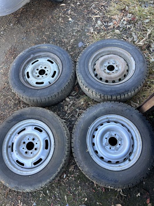 Зима р13 на ваз два с шипами два без