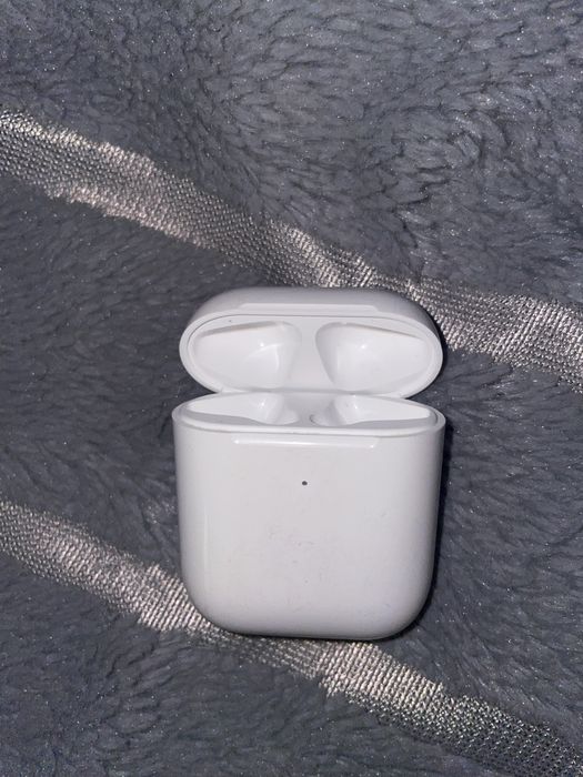 Airpods 2 кейс оригинал