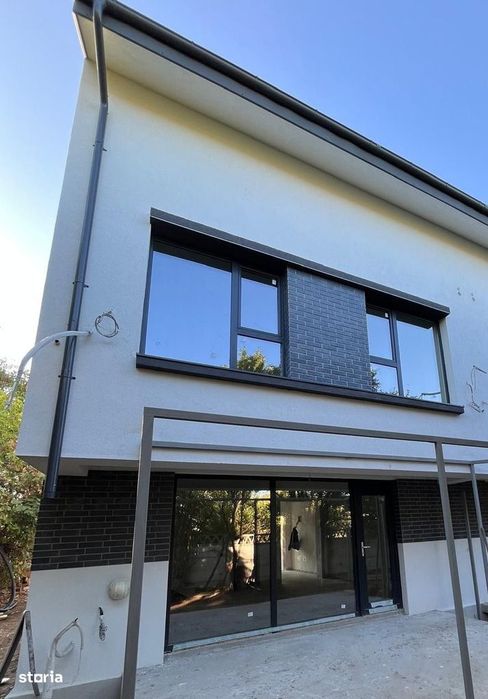 Vilă Mogoșoaia lângă pădure și lac, P+E+Mansardă, comision 0%