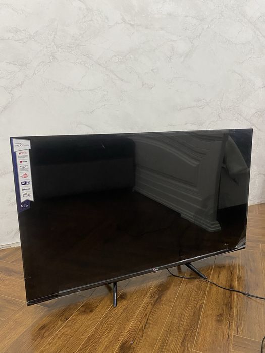 LG телевизор , новый