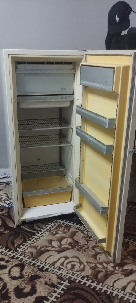 Продается советский холодильник Зил