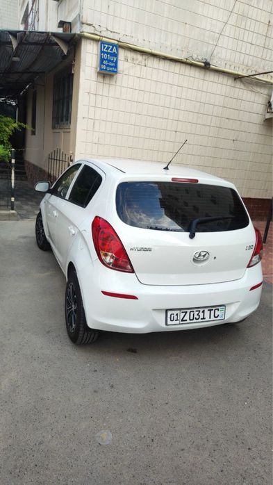 hyuindai i20 holati yaxshi realni oladiganla tel qisin