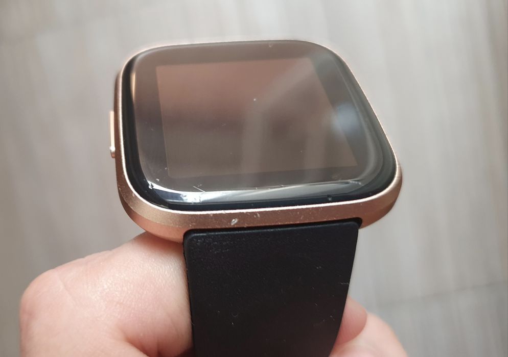 Fitbit Versa 2 смарт часовник