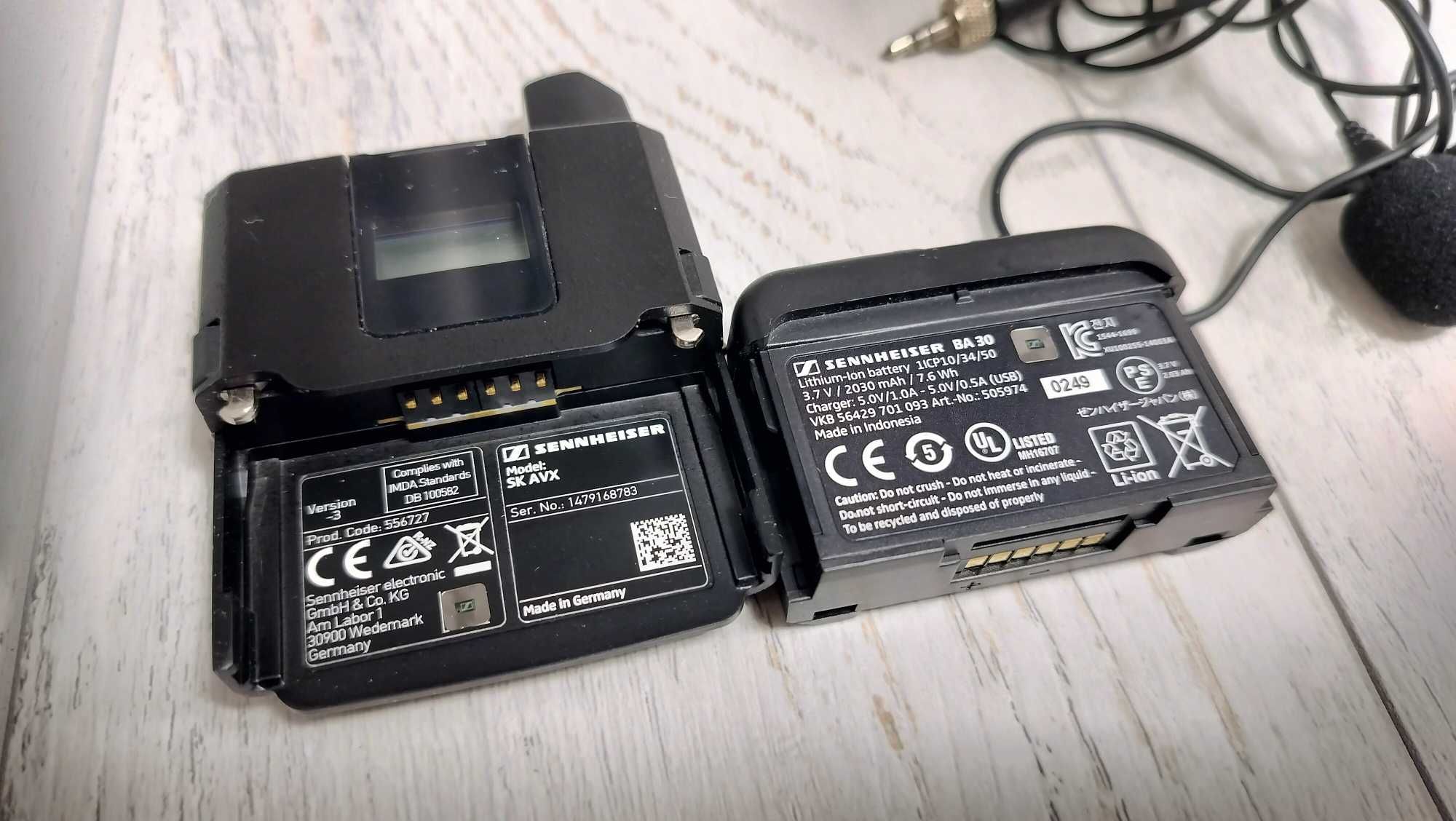 Transmitator bodypack Sennheiser SK AVX Version - 3 cu lavaliera