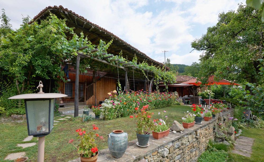 Вила - Уникат в Жеравна