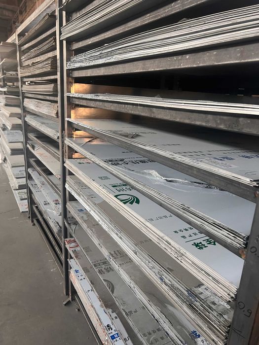 Нержавеющие листы, трубы и профили 201 марки