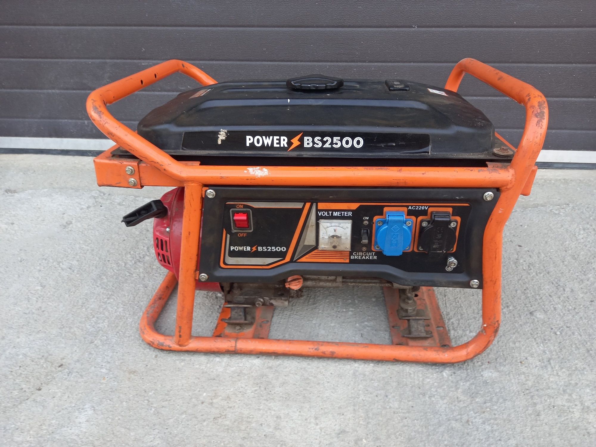 Generator de curent pe benzina