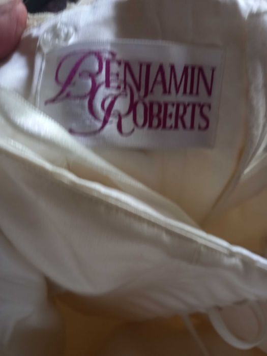 Vand rochie de mireasa cu trena, marimea 36