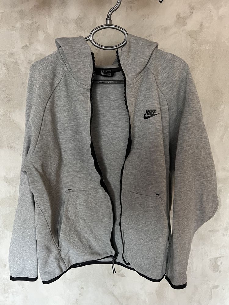 Nike tech fleece горница размер-L