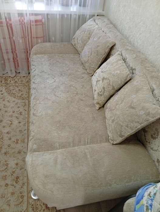Продам хороший диван