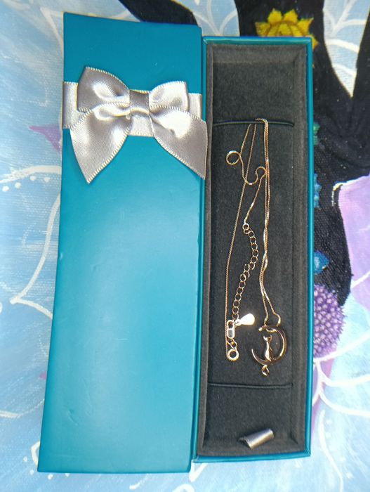 Colier din Argint 925 Placat cu Aur Roz – Pisică pe Semilună, Elegant