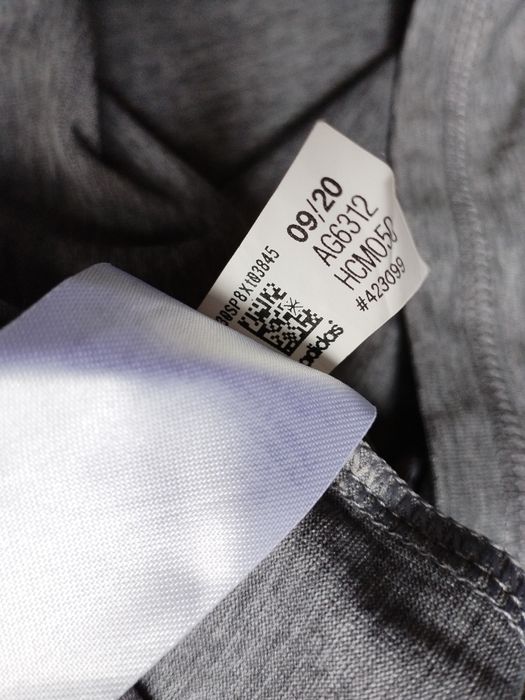 Adidas - XL (18-20 години ) младежка тениска