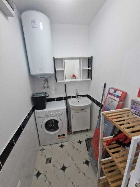 Дава се под наем Двустаен апартамент в Бургас, Център - 70 кв.м за 714 € - Снимка #5