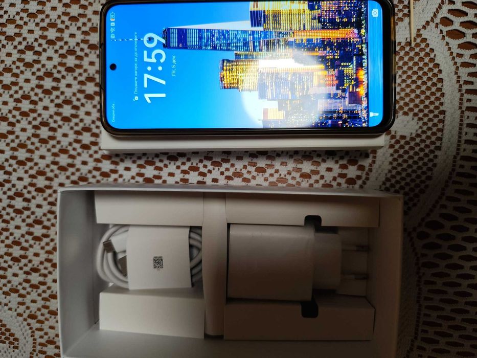 HUAWEI NOWA 12I  като нов на една година