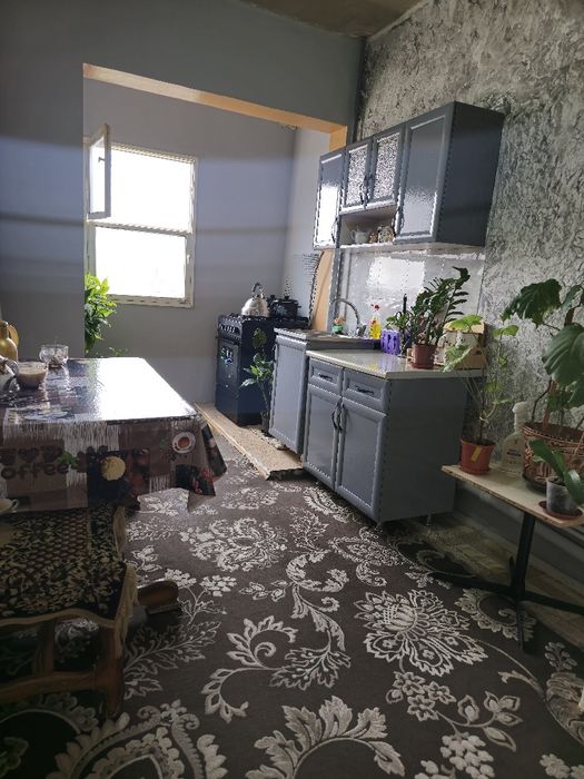 Срочно продается 3/6/9 квартира. Прекрасное расположение самого дома !