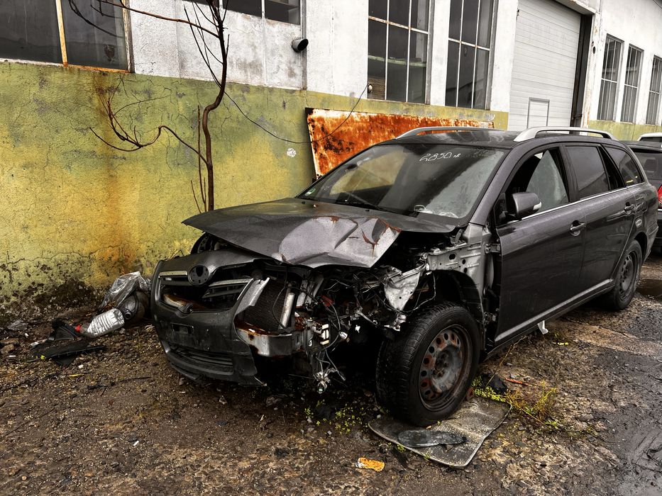 Тойота Авенсис на части!!!