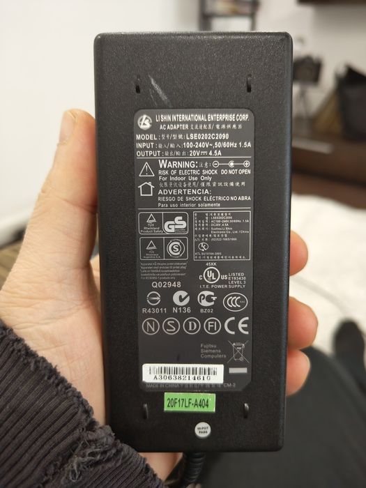 Incarcator LSE0202D2090 20v 4.5a, fujitsu, gateway, lenovo

Încărcător