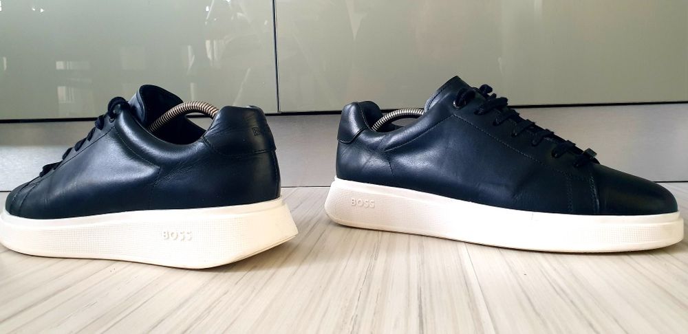 Hugo Boss Leather  41/26см ОРИГИНАЛ Мъжки спортно - елегантни  ест. ко