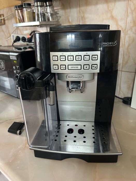 Espressor automat Delonghi Magnifica S Cappuccino