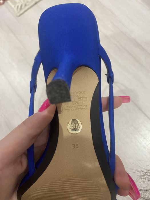 Сандали с ток Зара