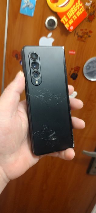 Huse Samsung Z fold   3. Second