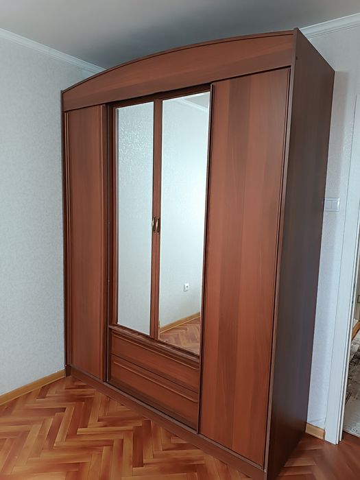 Продам шкаф и комод а хорошем состоянии